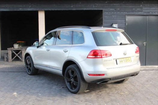 Volkswagen Touareg - 3.0 TSI Hybrid Highline - 1