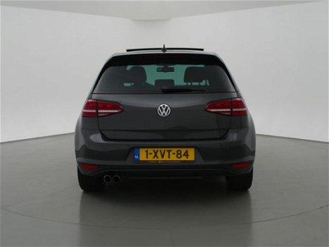 Volkswagen Golf - 1.4 TSI GTE 204 PK INCL. BTW + PANORAMA / 18 INCH / CAMERA / NAVI - 1