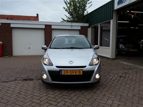 Renault Clio - 1.5 DCI 65KW 5-DRS - 1