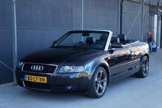 Audi A4 Cabriolet - 2.4 V6 Exclusive - 1