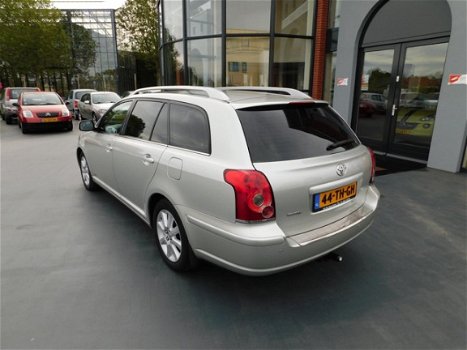 Toyota Avensis Wagon - 2.0 VVTi Luna LMV TREKHAAK - 1