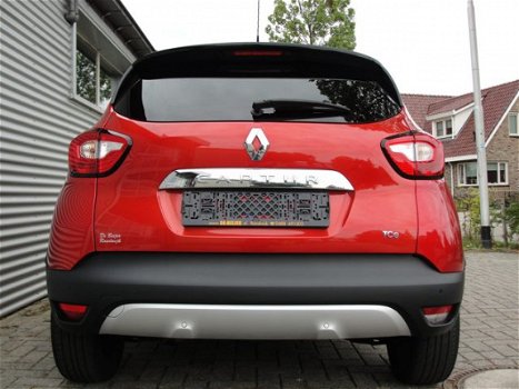 Renault Captur - 1.2 TCe Helly Hansen automaat 120pk Navigatie I Cruise I Airco - 1