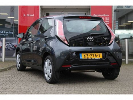 Toyota Aygo - 1.0 VVT-i x-play 5drs Airco Parkeercamera - 1