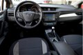 Toyota Avensis Touring Sports - 1.6 VVTI Aspiration NAVI/TREKHAAK/CRUISE/CLIMA/LMV/PDC - 1 - Thumbnail