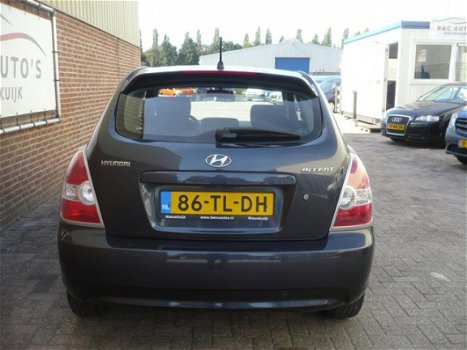 Hyundai Accent - 1.4i Dynamic AIRCO RIJD EN LOOP ALS NIEUW - 1