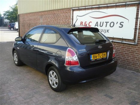 Hyundai Accent - 1.4i Dynamic AIRCO RIJD EN LOOP ALS NIEUW - 1