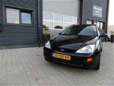 Ford Focus Wagon - 1.6-16V Trend Airco LM Velgen 17 Inch Zwart