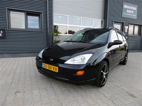 Ford Focus Wagon - 1.6-16V Trend Airco LM Velgen 17 Inch Zwart - 1