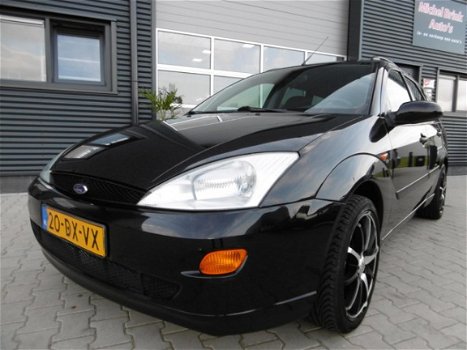 Ford Focus Wagon - 1.6-16V Trend Airco LM Velgen 17 Inch Zwart - 1