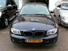 BMW 1-serie - 118i Business Line Automaat, PDC, airco