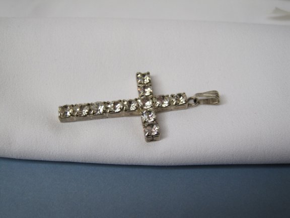 Kettinghanger kruis crucifix zilverkleurig met kristal rijnsteentjes 3.8x2.1 cm. - Afbeelding 2