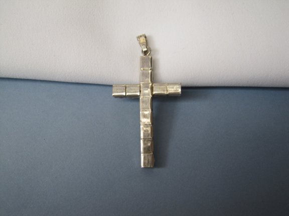 Kettinghanger kruis crucifix zilverkleurig met kristal rijnsteentjes 3.8x2.1 cm. - Afbeelding 3