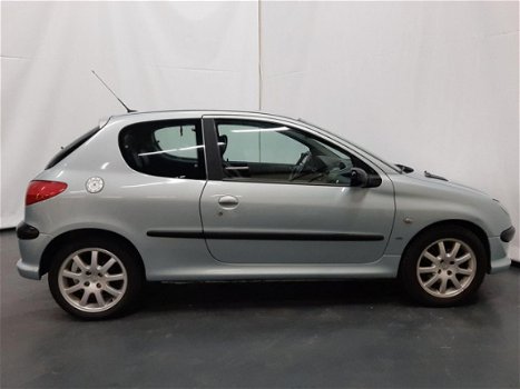 Peugeot 206 - 2.0-16V GTI Clima - 1