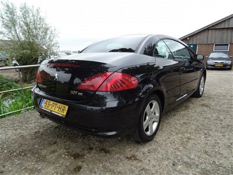 Peugeot 307 CC - 2.0-16V Autom + Clima + PDC Nu € 3.975, - 1