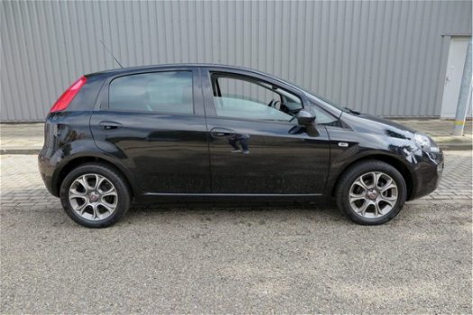 Fiat Punto - 0.9 TwinAir 100pk Sempre 5Drs /Navi/Clima/Pdc/Cruise/1e Eig/NAP/Fabrieksgarantie - 1