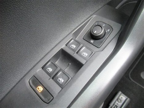 Volkswagen Polo - 1.0 TSI 95PK Automaat / Apple & Android Navigatie / Stoelverwarming / Sportvelgen - 1
