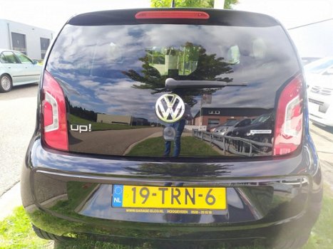 Volkswagen Up! - 1.0 high up BlueMotion -Luxe editie - Regensensor- Cruise- PDC- Airco- Navigatie - 1