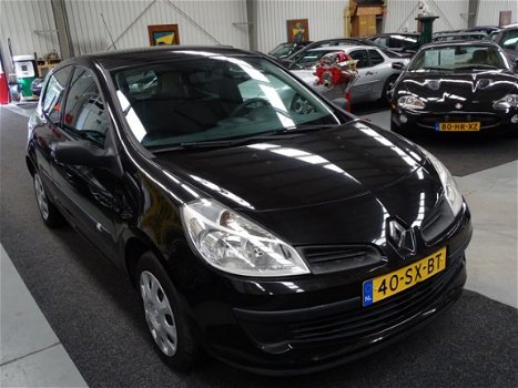 Renault Clio - 1.2-16V Authentique Stuurbekrachtiging Nap - 1