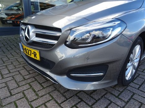 Mercedes-Benz B-klasse - 180 Ambition: AIRCO - LED KOPLAMPEN - NAVI - TELEFOON - PDV - LMV - 1