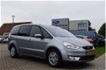 Ford Galaxy - 2.0-16V Ghia Limited 7 pers. | Trekhaak | Dealer onderhouden | Cruise | Climate contro - 1 - Thumbnail