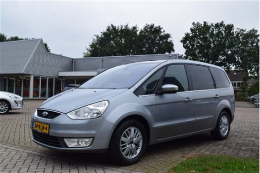 Ford Galaxy - 2.0-16V Ghia Limited 7 pers. | Trekhaak | Dealer onderhouden | Cruise | Climate contro - 1