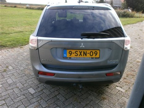 Mitsubishi Outlander - 2.0 PHEV Intense + - 1