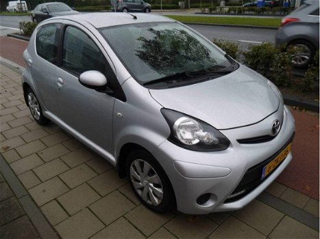 Toyota Aygo - 1.0 12v VVT-i Aspiration - 5 Deurs - Airco - 1