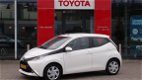 Toyota Aygo - 5-DRS AIRCO NAVI NL-AUTO X-PLAY - 1 - Thumbnail