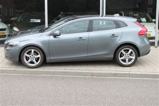 Volvo V40 - 1.6 D2 Summum/ Panoramadak / - 1