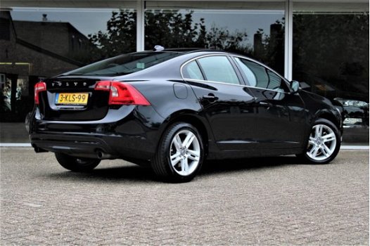 Volvo S60 - 1.6 T3 Momentum 150pk ✅NAP| Nw. type| Orig. NL| 1e eig.| Navi| Business Pack Pro| Winter - 1