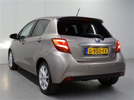 Toyota Yaris - 1.5 Hybrid Dynamic | Panoramadak | Safety Sense | Keyless | Regen en lichtsensor| - 1