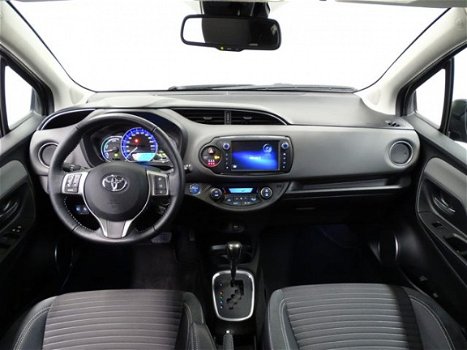 Toyota Yaris - 1.5 Hybrid Dynamic | Panoramadak | Safety Sense | Keyless | Regen en lichtsensor| - 1