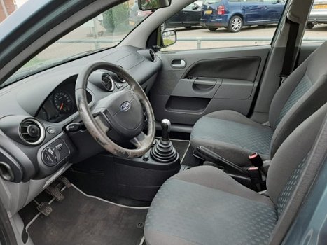 Ford Fiesta - 1.4-16V Ambiente -MET NIEUWE APK - 1