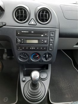 Ford Fiesta - 1.4-16V Ambiente -MET NIEUWE APK - 1