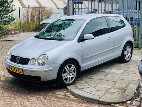 Volkswagen Polo - 1.4-16V - 1