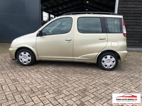 Toyota Yaris Verso - 1.3 16v VVT-i Linea Terra - 1