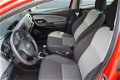 Toyota Yaris - 1.0 VVT-i Comfort l Airco | Handsfree - 1 - Thumbnail