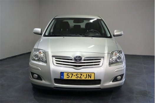 Toyota Avensis - 1.8 VVTi Luna - 1