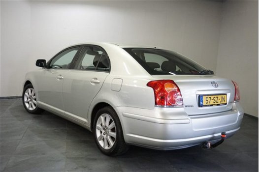 Toyota Avensis - 1.8 VVTi Luna - 1