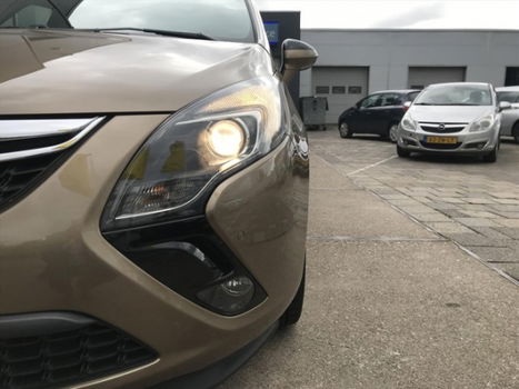 Opel Zafira Tourer - 1.4 Turbo 140pk Design Edition / Trekhaak / Navi / Camera - 1