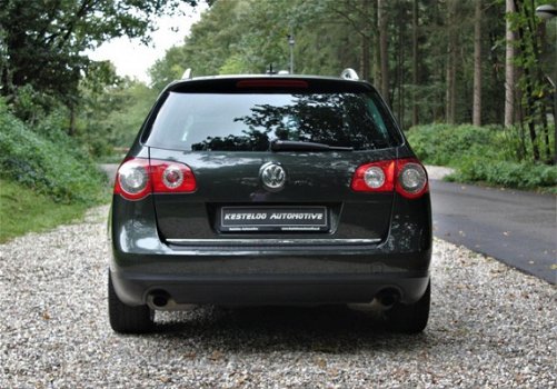 Volkswagen Passat Variant - 3.2 V6 HIGHLINE KEYLESS|SCHUIFDAK|LEDER|DVD|DYNAUDIO|R36 - 1