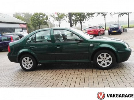 Volkswagen Bora - 2.0 Comfortline - 1