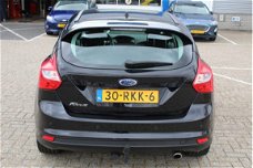 Ford Focus - 1.6 EcoBoost 150PK Titanium | 18" LMV | Trekhaak | Navigatie | Parkeersensoren | Active