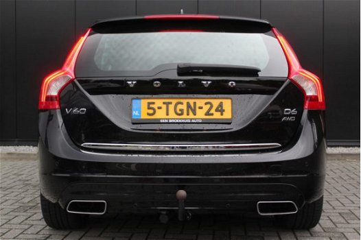 Volvo V60 - D6 Hybrid Summum incl BTW | Lederen bekleding / Xenon verlichting / All Season banden - 1