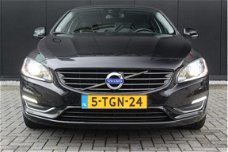 Volvo V60 - D6 Hybrid Summum incl BTW | Lederen bekleding / Xenon verlichting / All Season banden