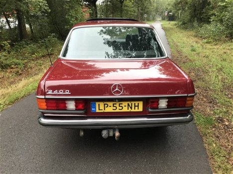 Mercedes-Benz 200-280 (W123) - 200-serie (240 D 5Bak - 1