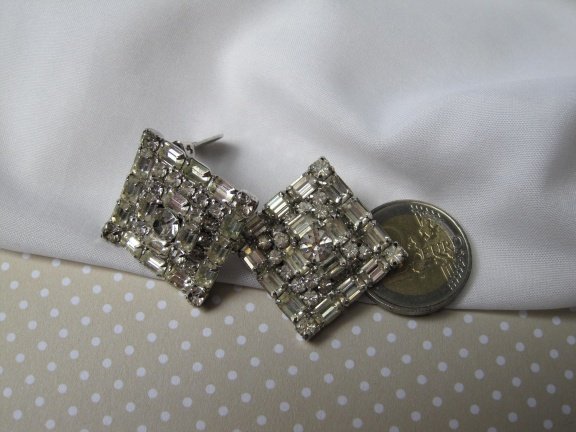 Oorbellen zilverkleurig met heldere kristal rijnstenen 2.7 cm - Afbeelding 4