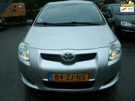 Toyota Auris - 1.4-16V Terra - 1