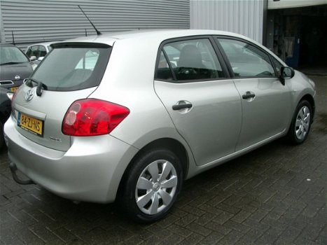 Toyota Auris - 1.4-16V Terra - 1