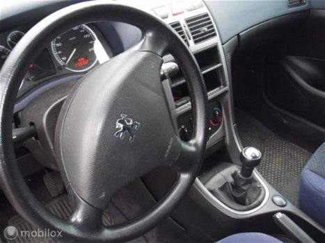 Peugeot 307 - 1.6-16V Gentry - 1